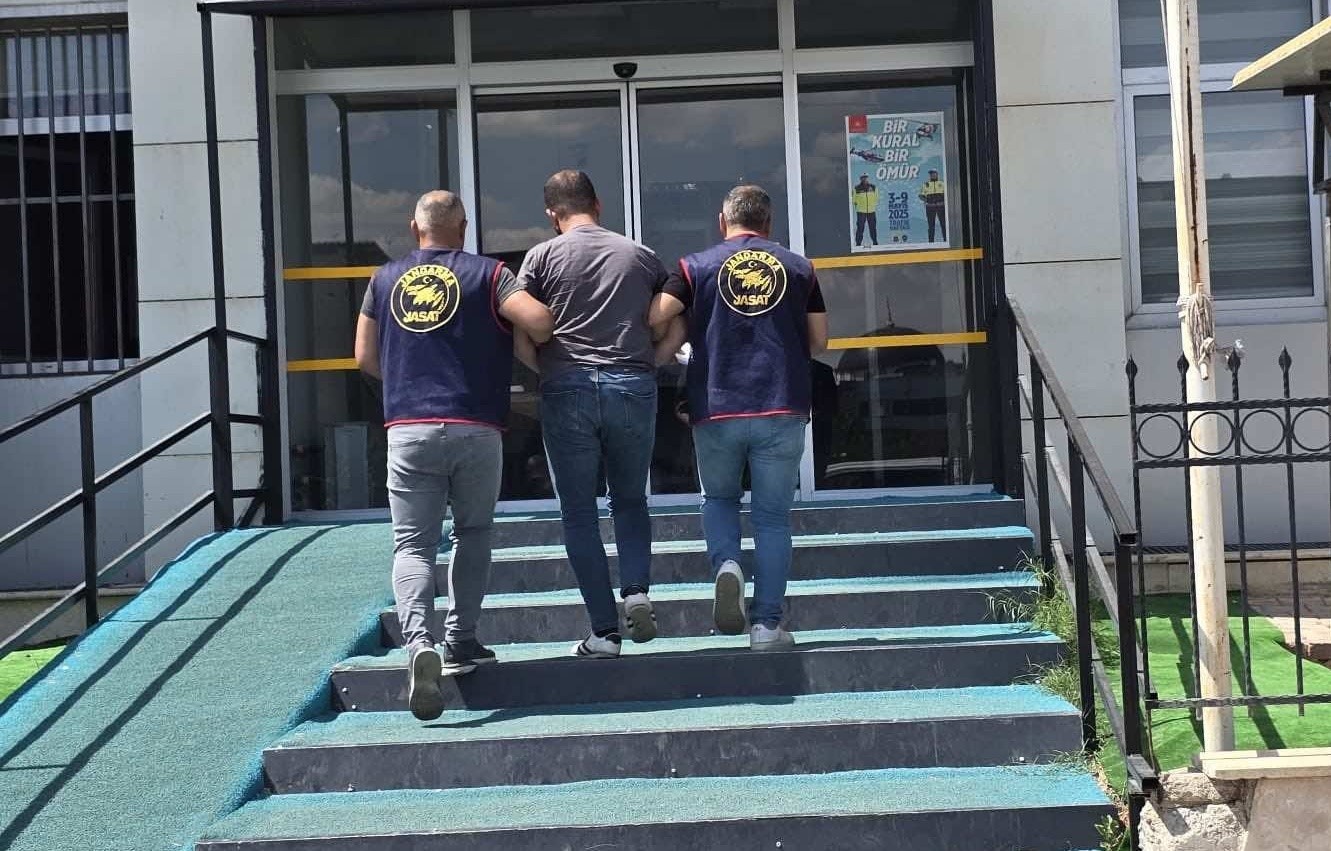 Gaziantep’te jandarma operasyonuyla yakalanan FETÖ üyesi tutuklandı