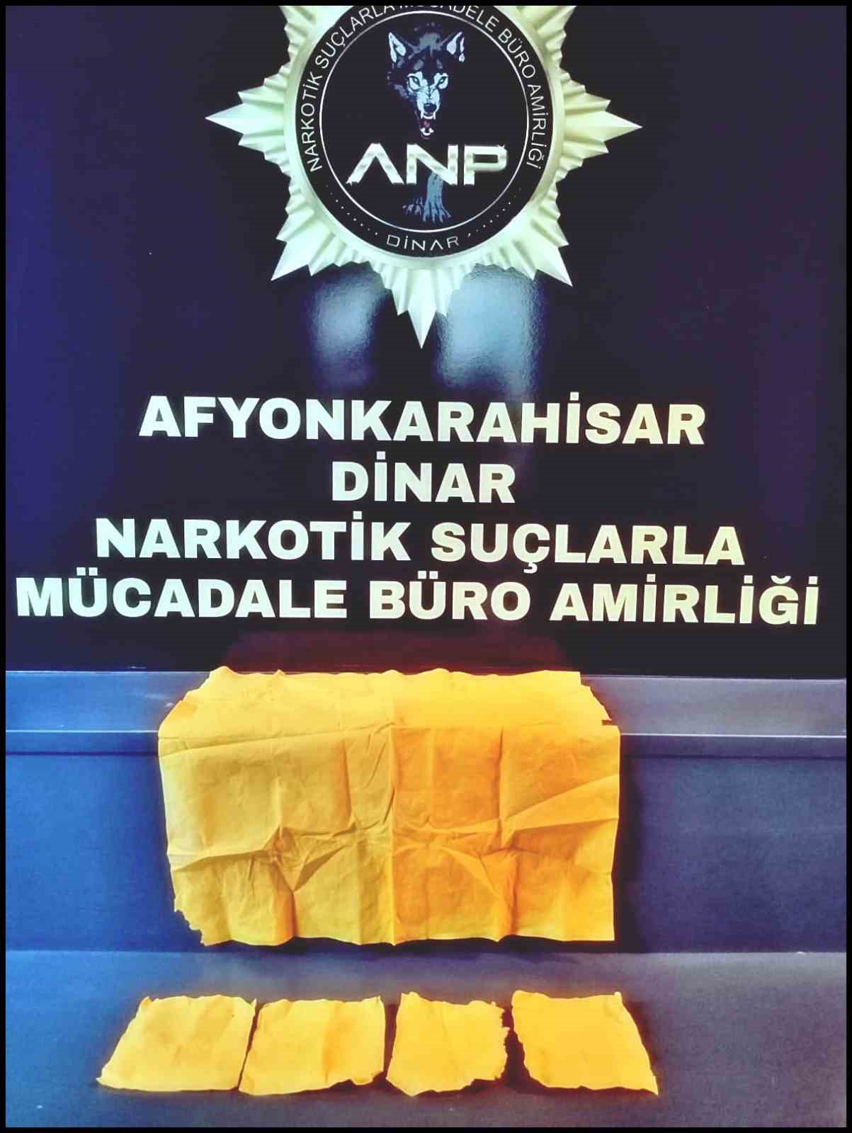 Afyonkarahisar’da araçta uyuşturucu madde ele geçirildi: 3 kişi tutuklandı