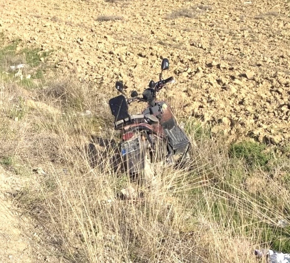 Kulu’da elektrikli bisiklet devrildi: 2 yaralı