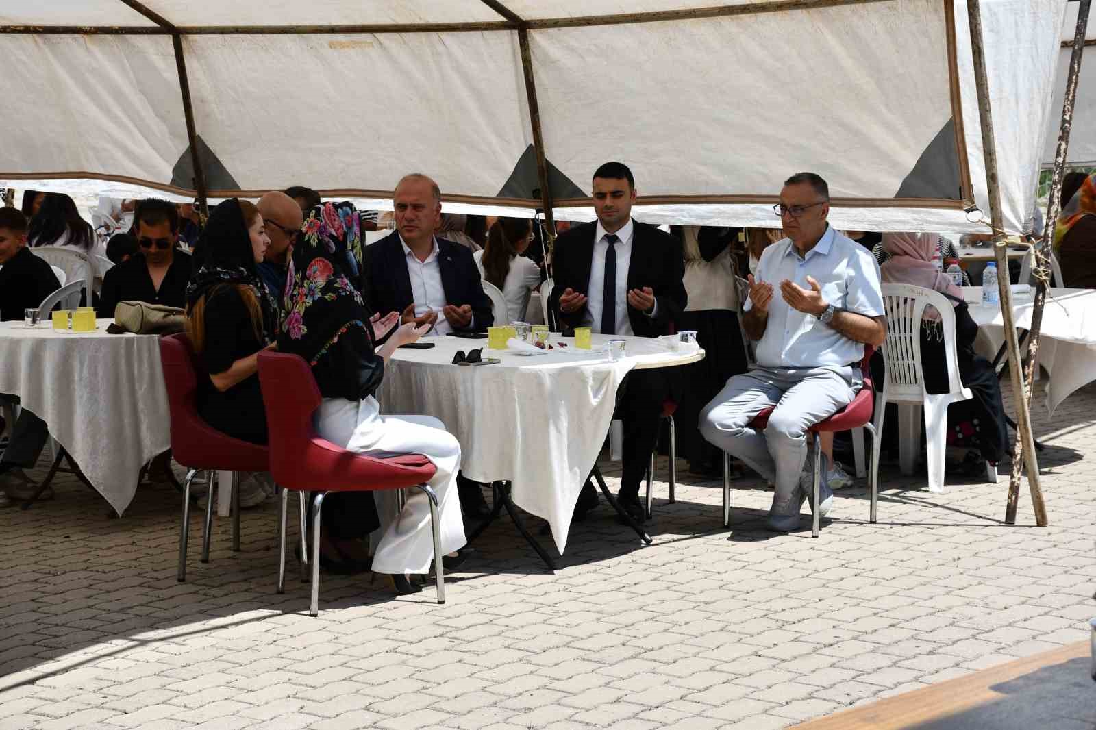 Motosiklet kazasında hayatını kaybeden öğrenciler için mevlit programı düzenlendi