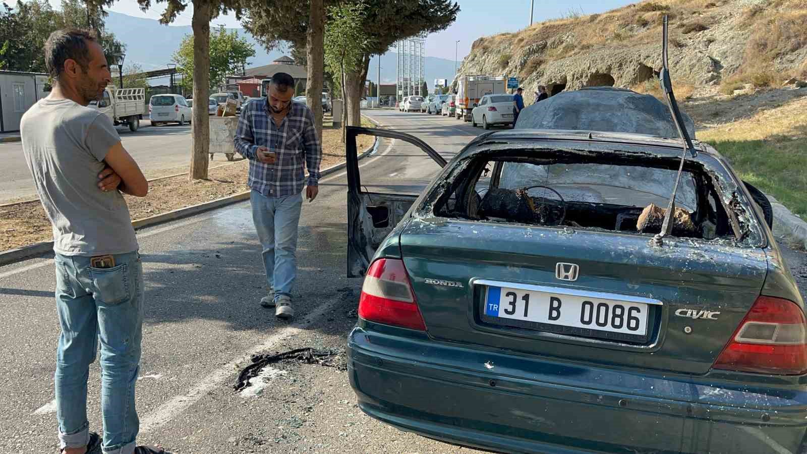 20 g&uuml;n &ouml;nce satın aldığı otomobil alev alev yandı
