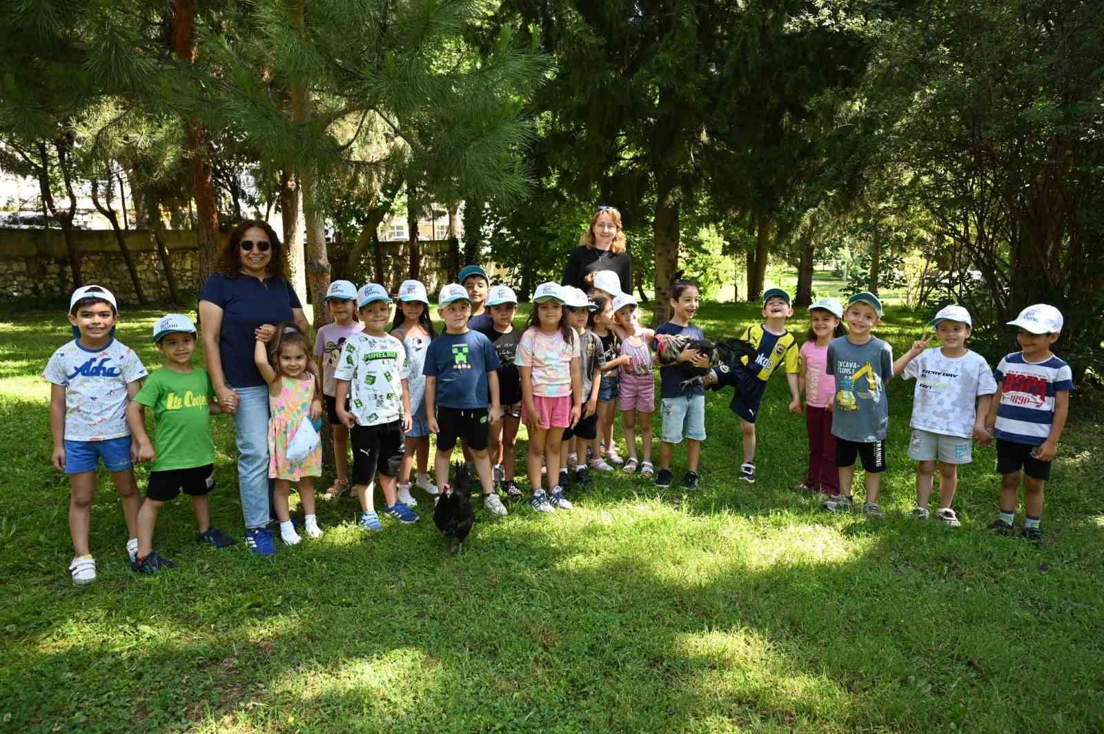 Minik eller Denizli Horozu &uuml;retimini &ouml;ğrendi
