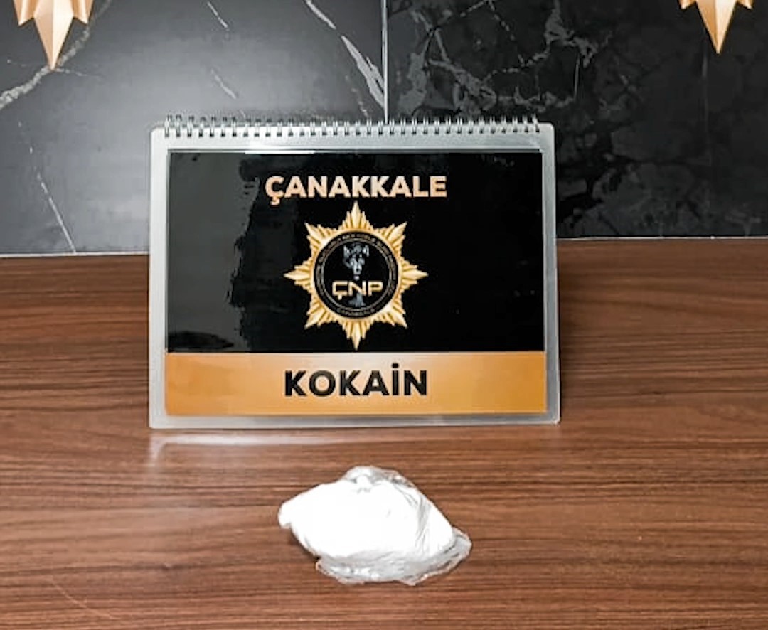 &Ccedil;anakkale&rsquo;de uyuşturucu operasyonunda 3 ş&uuml;pheli tutuklandı
