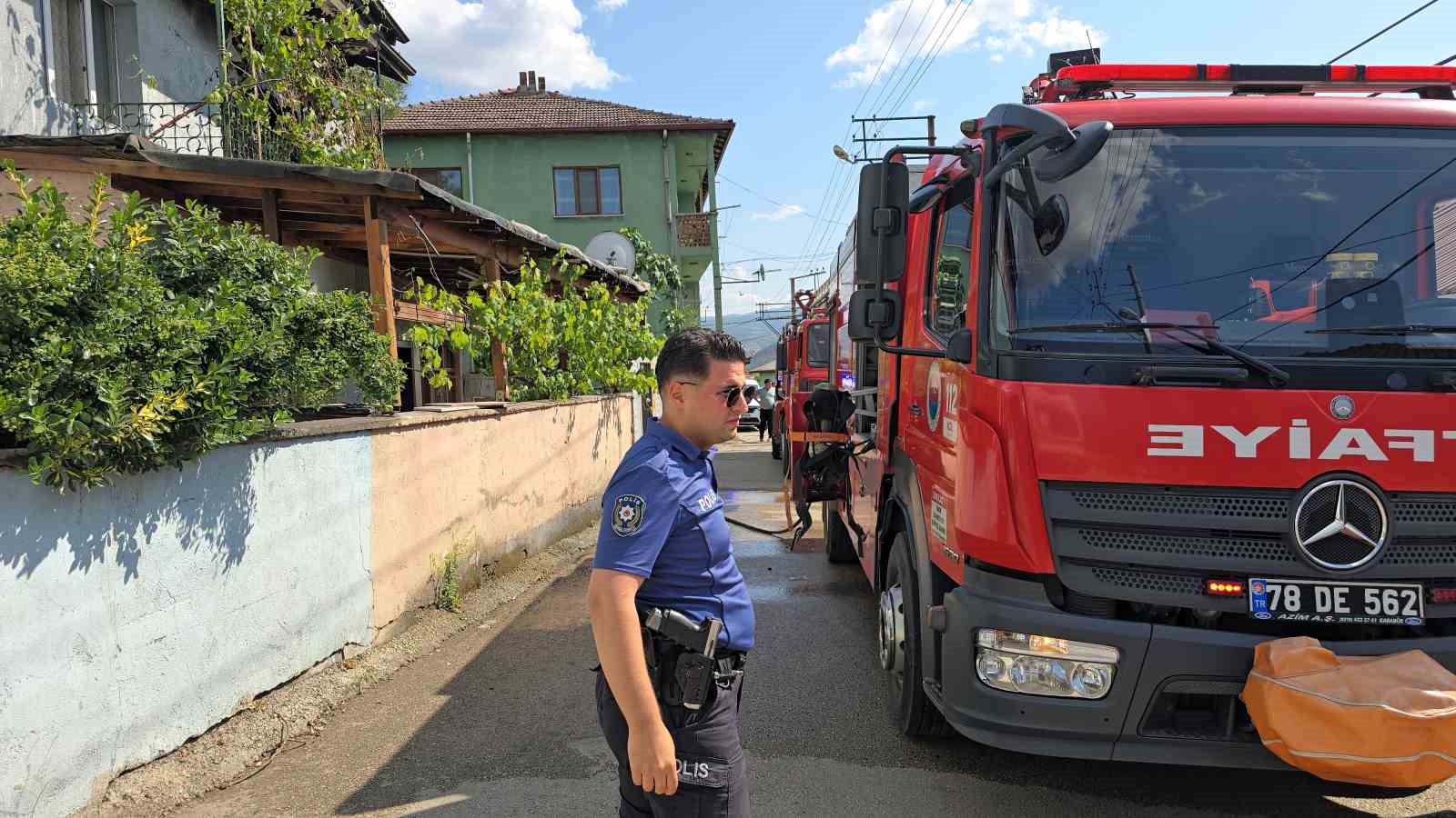 Elektrikli battaniye evi küle çevirdi