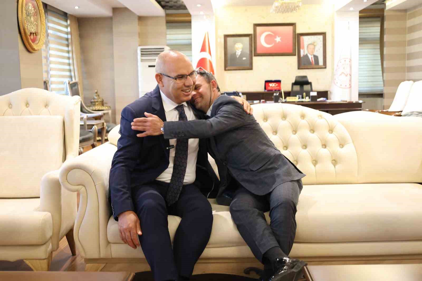 Vali Koç, toplumun sevilen ismi Cemal Aksakboğa’yı Valilikte konuk etti