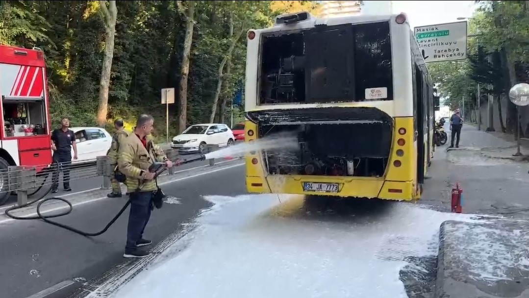 Sarıyer’de otobüste çıkan yangın söndürüldü