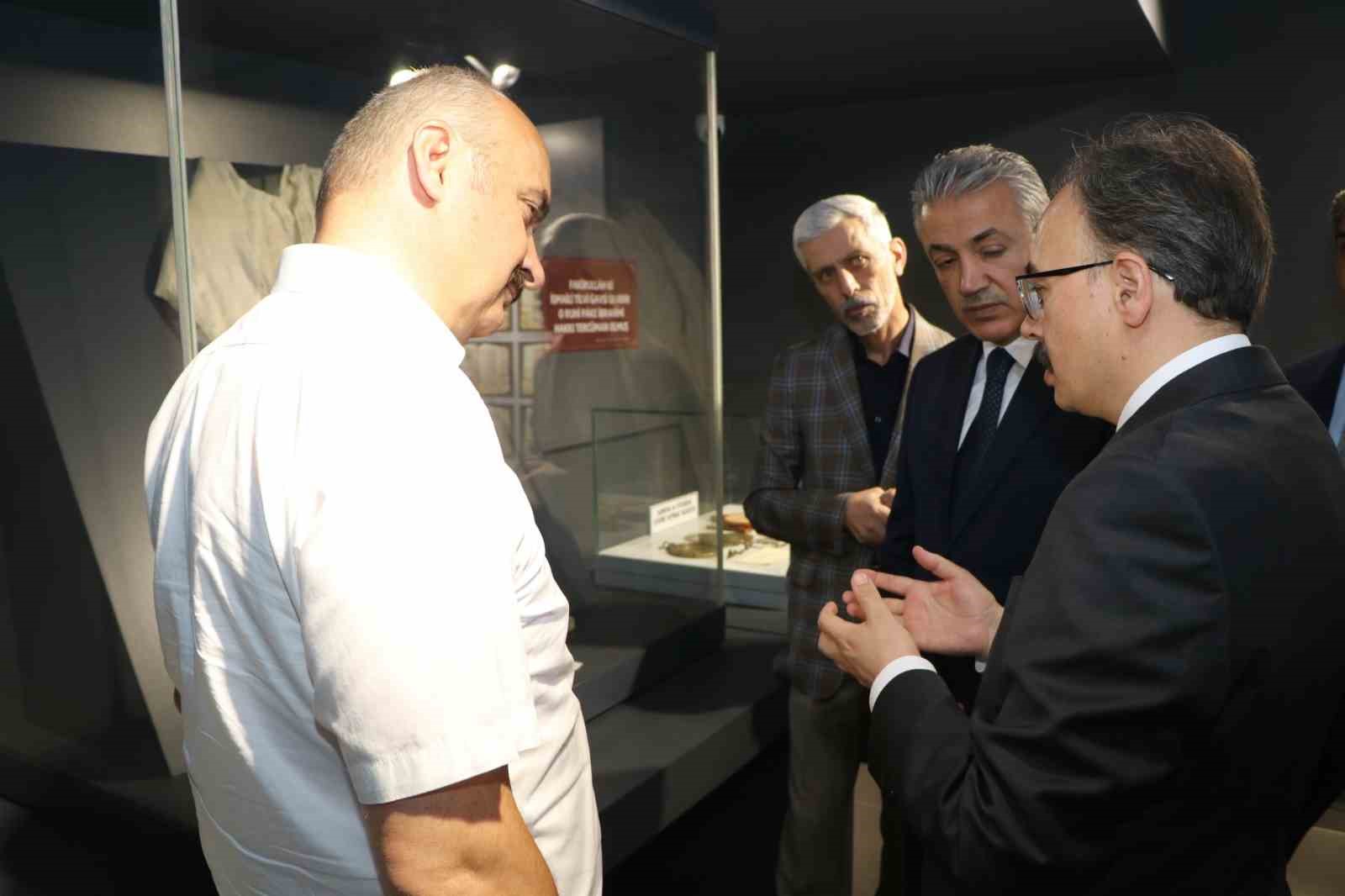 Valiler Siirt’te kültürel ziyaretlerde bulundu