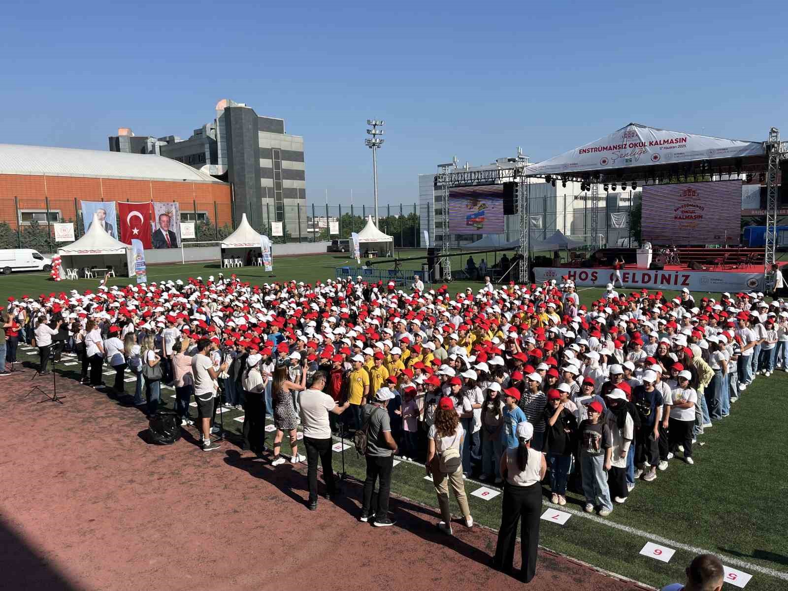 İstanbul’da "Enstrümansız Okul Kalmasın Şenliği" düzenlendi