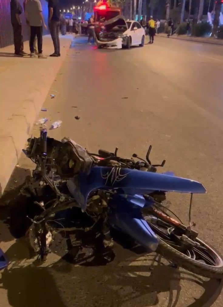 Otomobil, motosikletle &ccedil;arpıştı: 18 yaşındaki s&uuml;r&uuml;c&uuml; hayatını kaybetti

