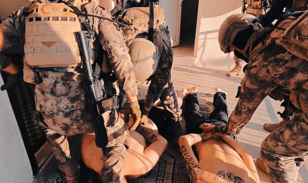 Tunceli&rsquo;de uyuşturucu operasyonunda 8 g&ouml;zaltı
