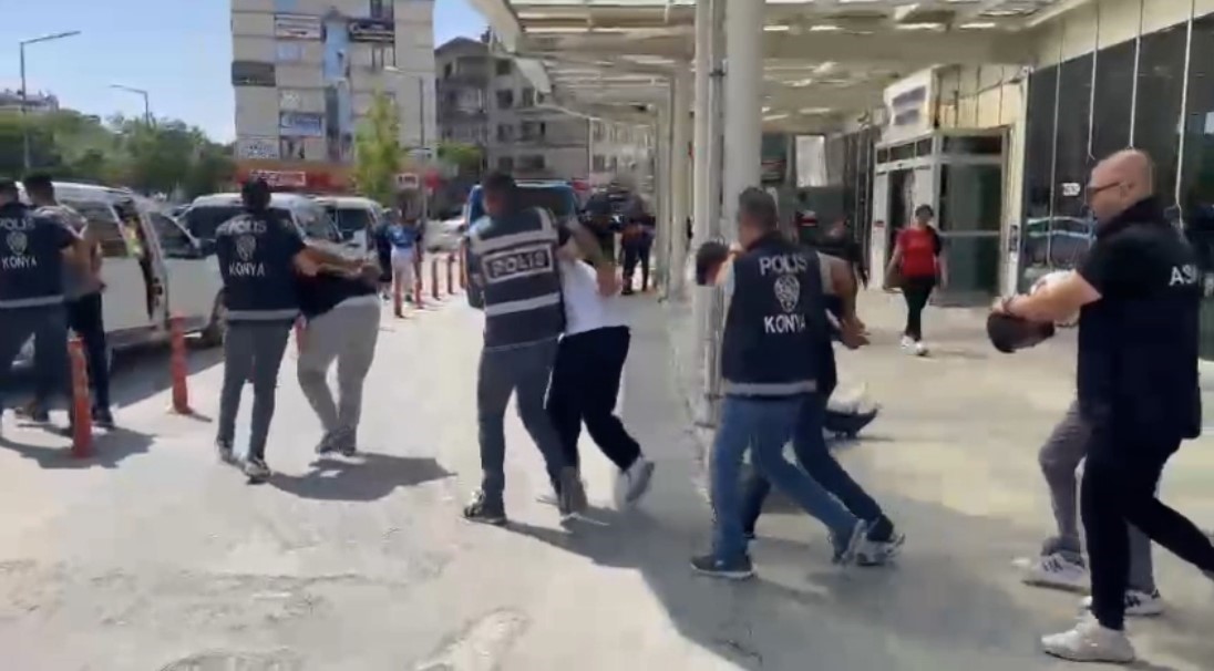Konya’da masaj salonu kılıfıyla faaliyet gösteren suç çetesi çökertildi