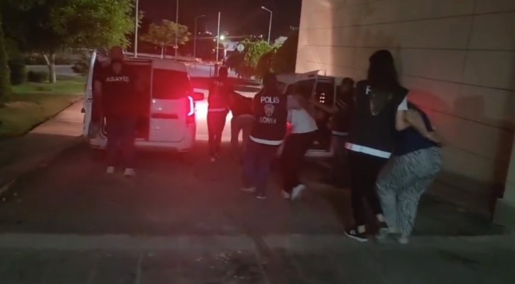 Konya’da masaj salonu kılıfıyla faaliyet gösteren suç çetesi çökertildi
