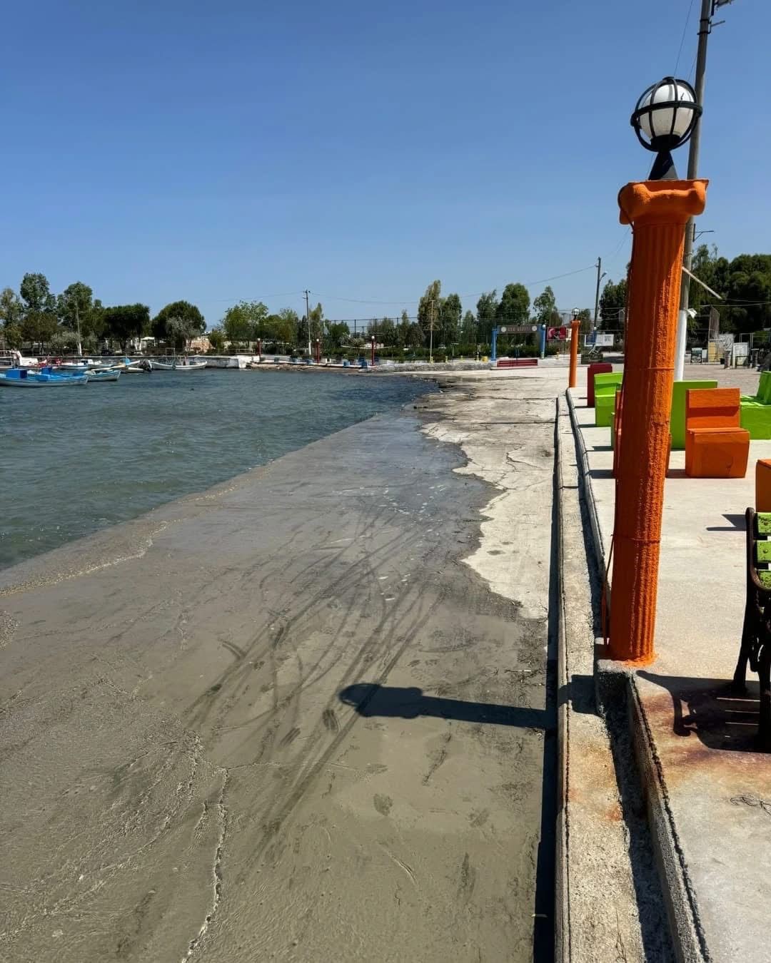 Didim Belediyesi Mavişehir Sahili’ni temizledi
