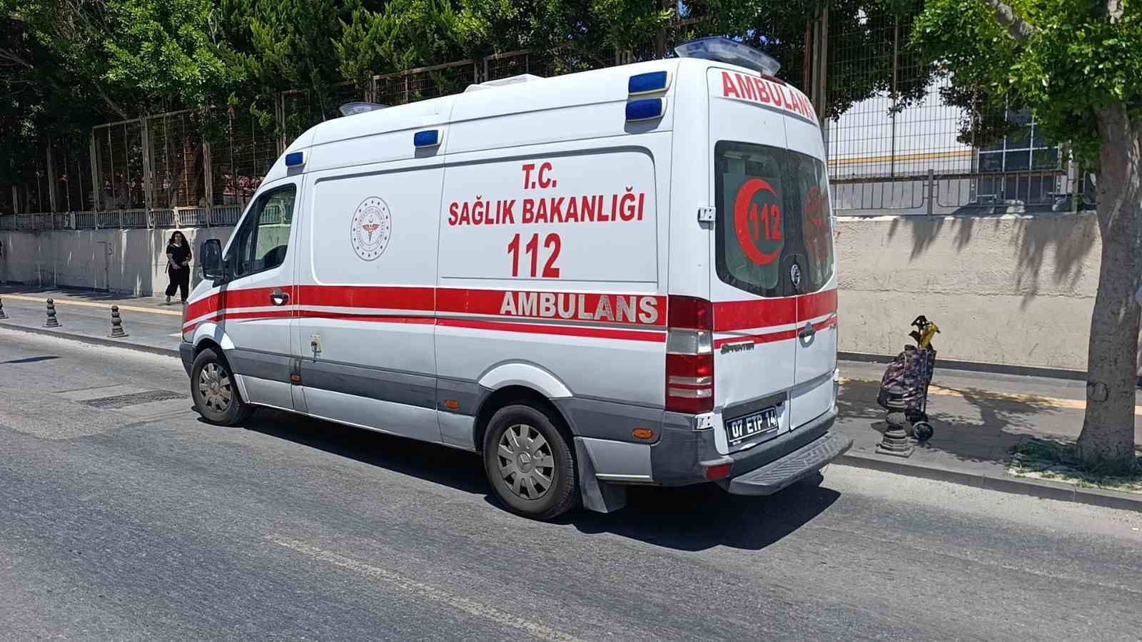 Yaya ge&ccedil;idinde kamyonetin &ccedil;arptığı yaşlı kadın yaralandı
