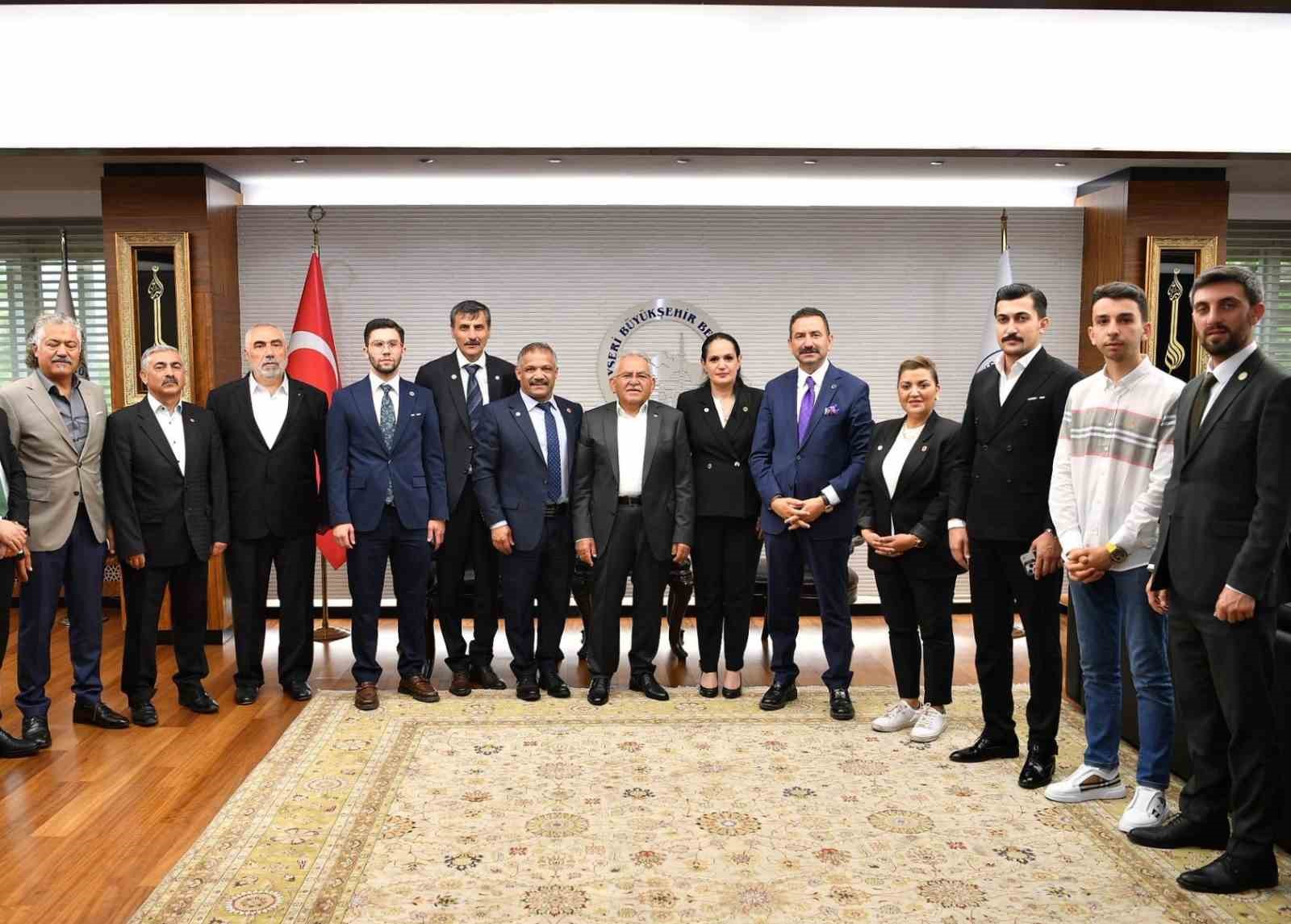 Başkan Büyükkılıç: "Başkan Büyükkılıç, Avrupa’daki Kayserilileri misafir etti