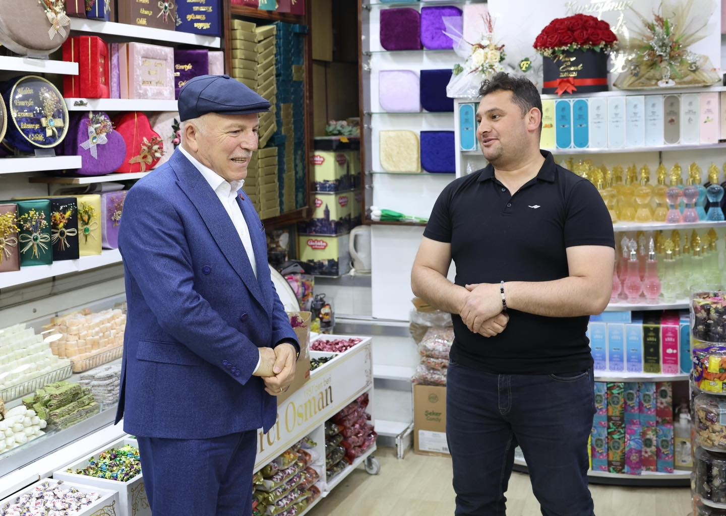 Başkan Sekmen; "Vatandaşlarımızın sıcak sohbetleri paha bi&ccedil;ilemez"
