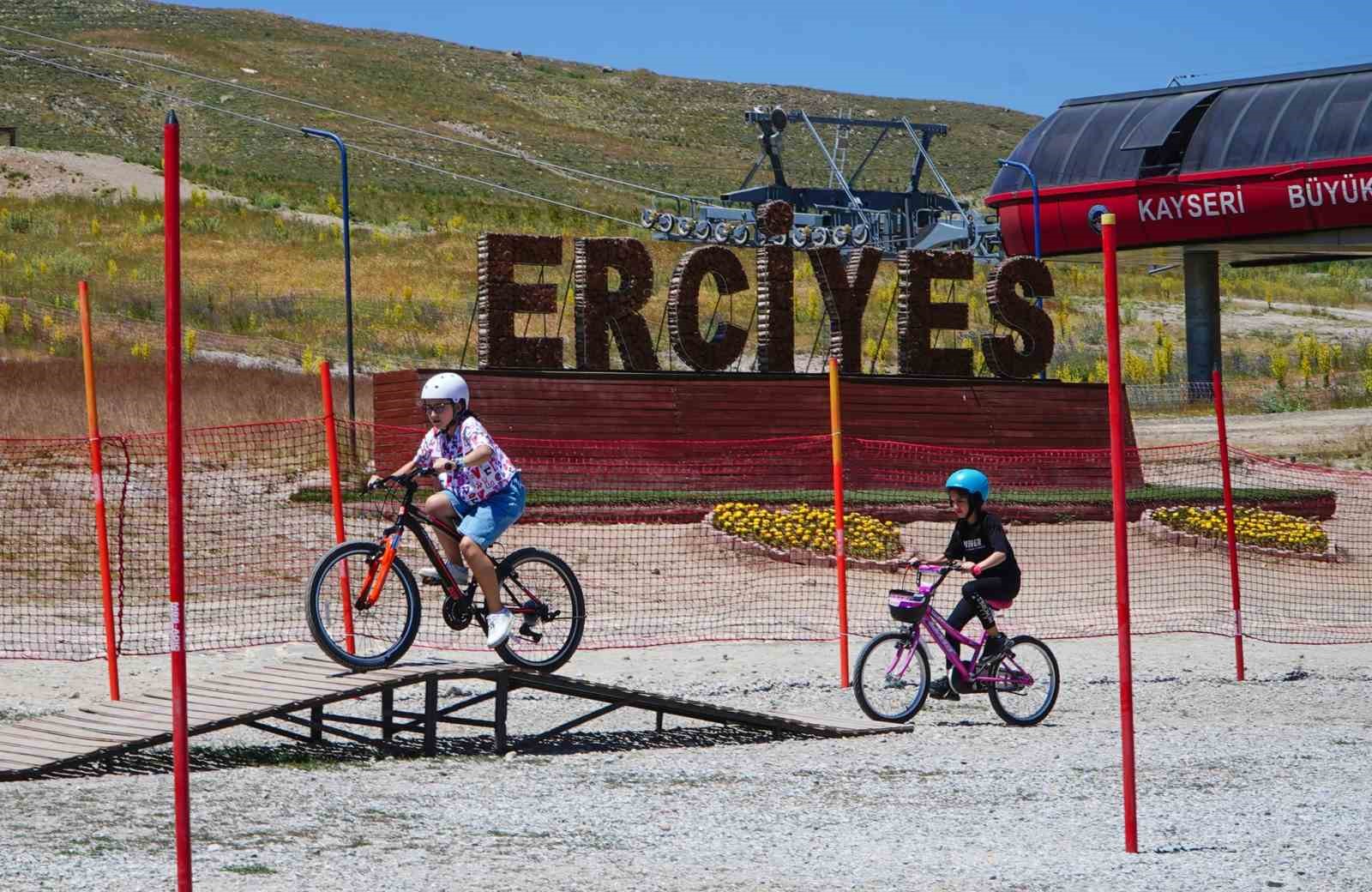 Erciyes’te ’Çocuk Bisiklet ve Aktivite Parkı’ sezonu açıldı