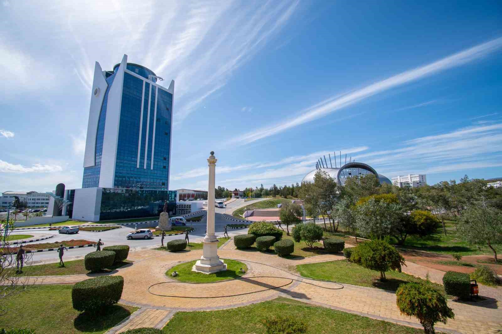 Yakın Doğu Üniversitesi dünyanın en etkili 43’üncü üniversitesi oldu