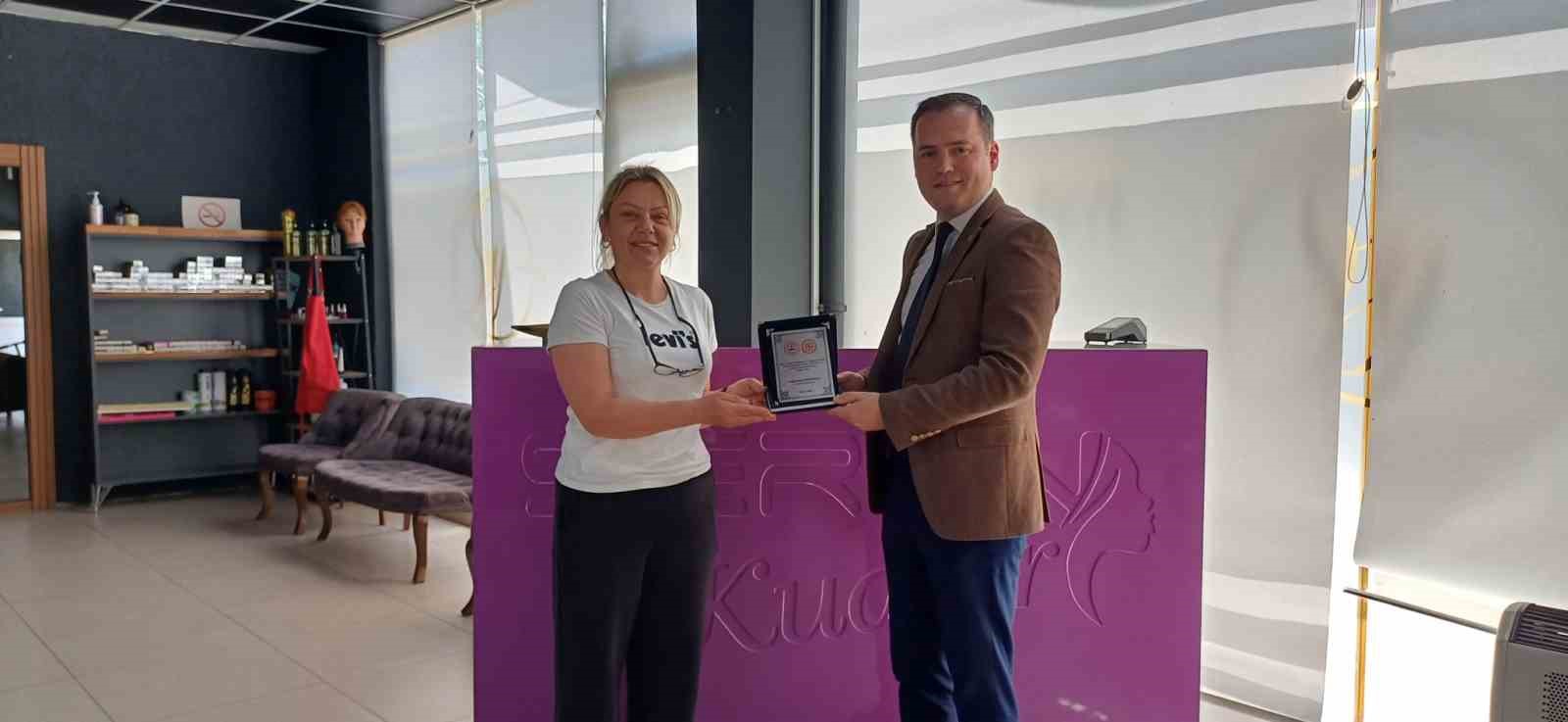 Toplumsal dayanışmaya destek kuaförlerden