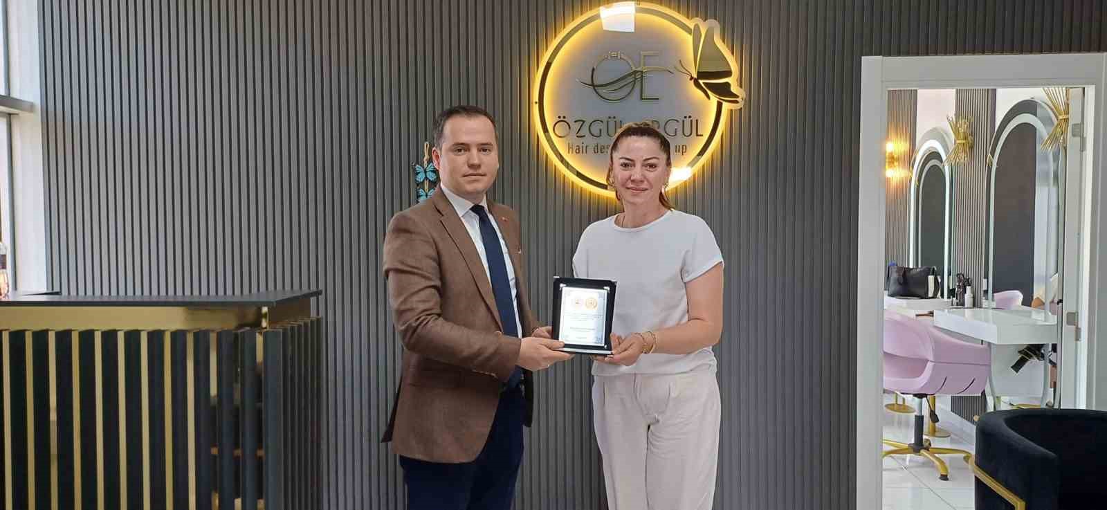 Toplumsal dayanışmaya destek kuaf&ouml;rlerden
