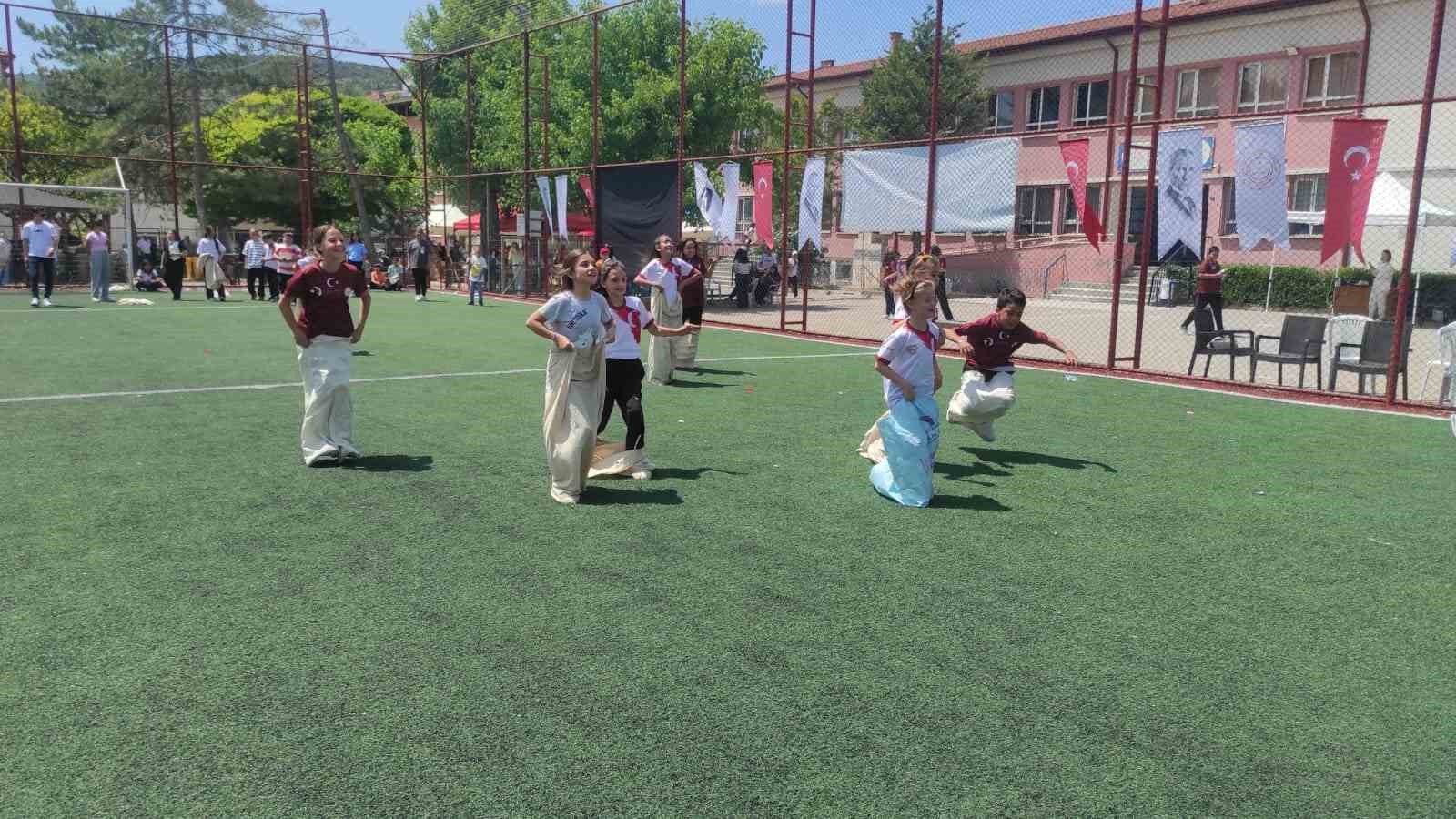 Gazimihal İlk ve Ortaokulu, Mihalfest’in 4’üncüsüne ev sahipliği yaptı