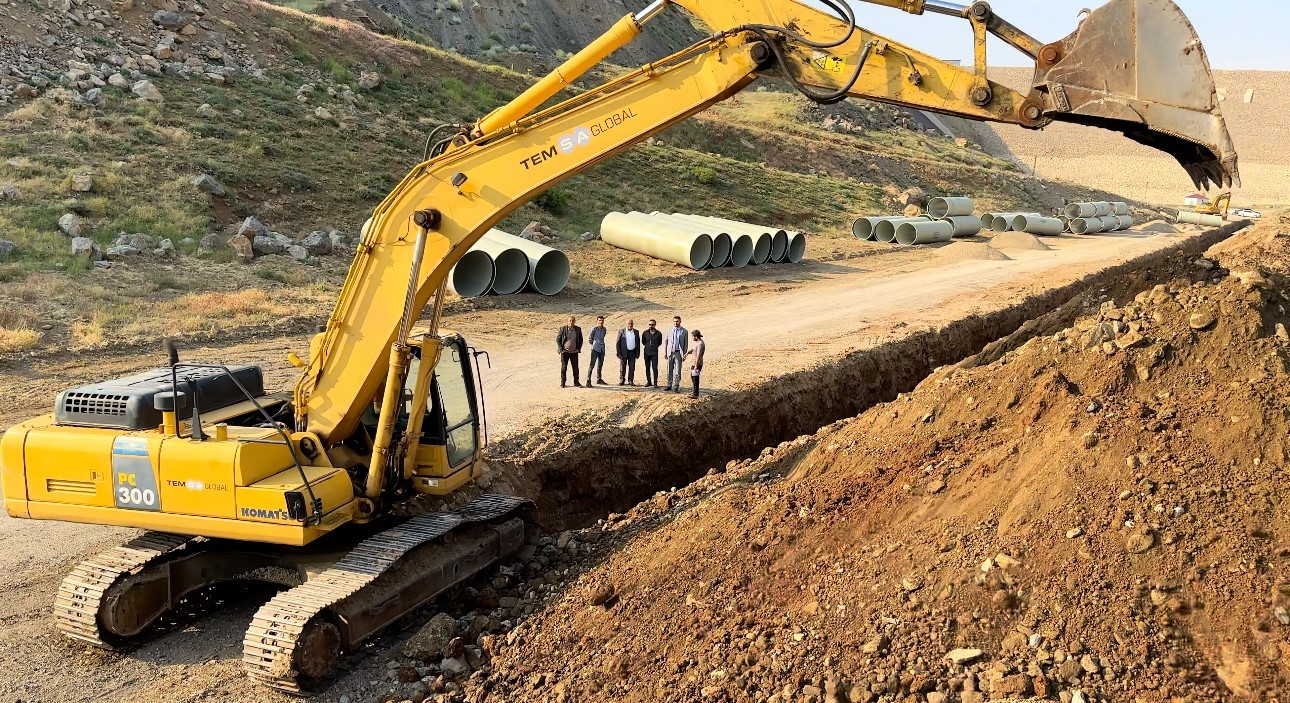 Yüksekova’nın tarımına dev yatırım: Sulama projesinde boru döşeme çalışmaları başladı