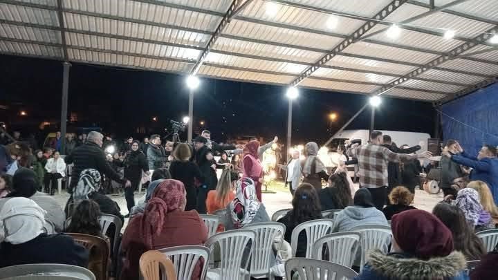 Samanlıkta d&uuml;ğ&uuml;n yapan Buldanlılardan Başkana &rsquo;S&ouml;z&uuml;n&uuml; tut&rsquo; &ccedil;ağrısı
