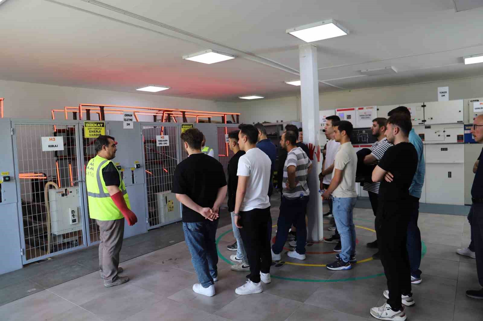 SEDAŞ, Elektrik Programı &ouml;ğrencilerine kapılarını a&ccedil;tı
