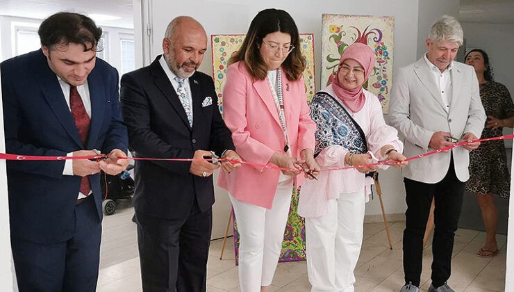 Almanya’da sergilenen Kütahya’nın çini eserleri büyük ilgi gördü