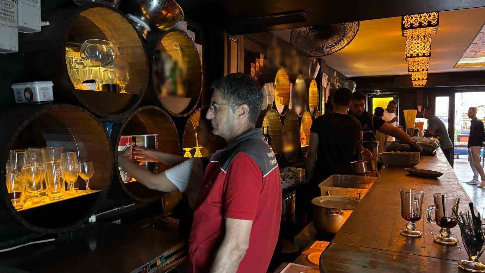 Marmaris&rsquo;te gıda denetimleri gece saatlerinde de s&uuml;r&uuml;yor
