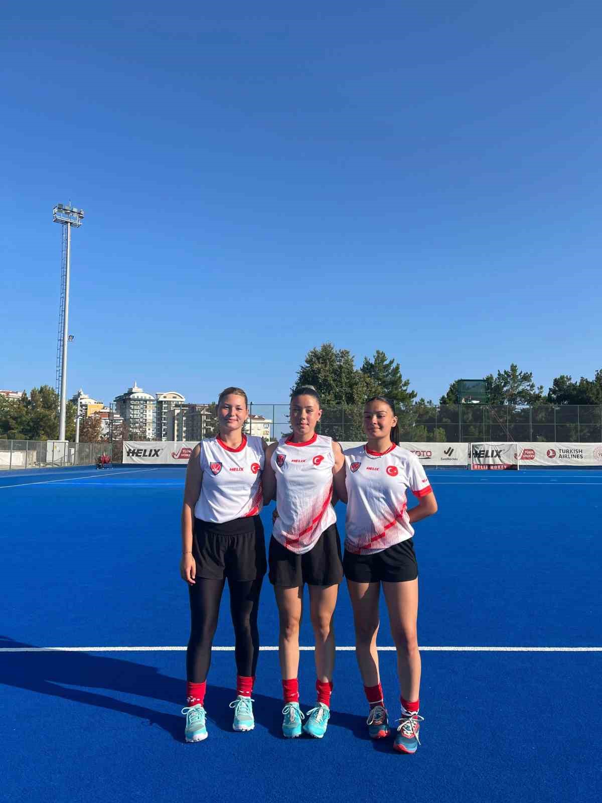 Muğla’dan üç genç sporcu U18 Hokey Milli Takımı’nda