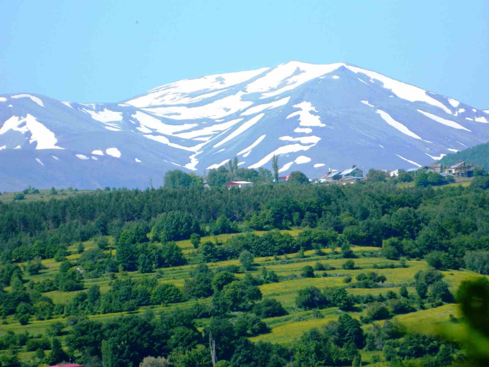 Mevsimler Posof’a güzellik katıyor