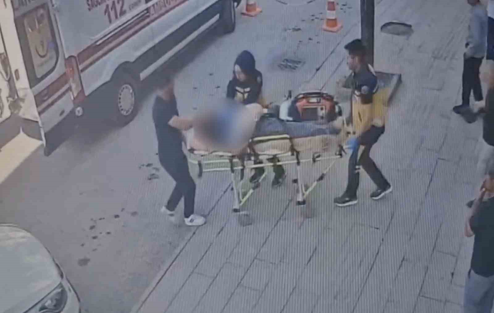 Eczanede yere yığıldı, sağlık &ccedil;alışanları hayata d&ouml;nd&uuml;rebilmek i&ccedil;in dakikalarca ter d&ouml;kt&uuml;
