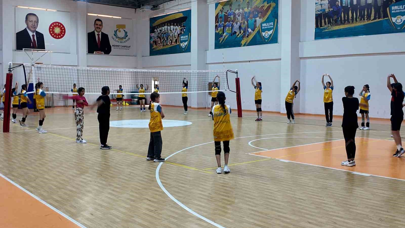 Haliliye Belediyesi salon sporlarıyla gençleri geleceğe hazırlıyor