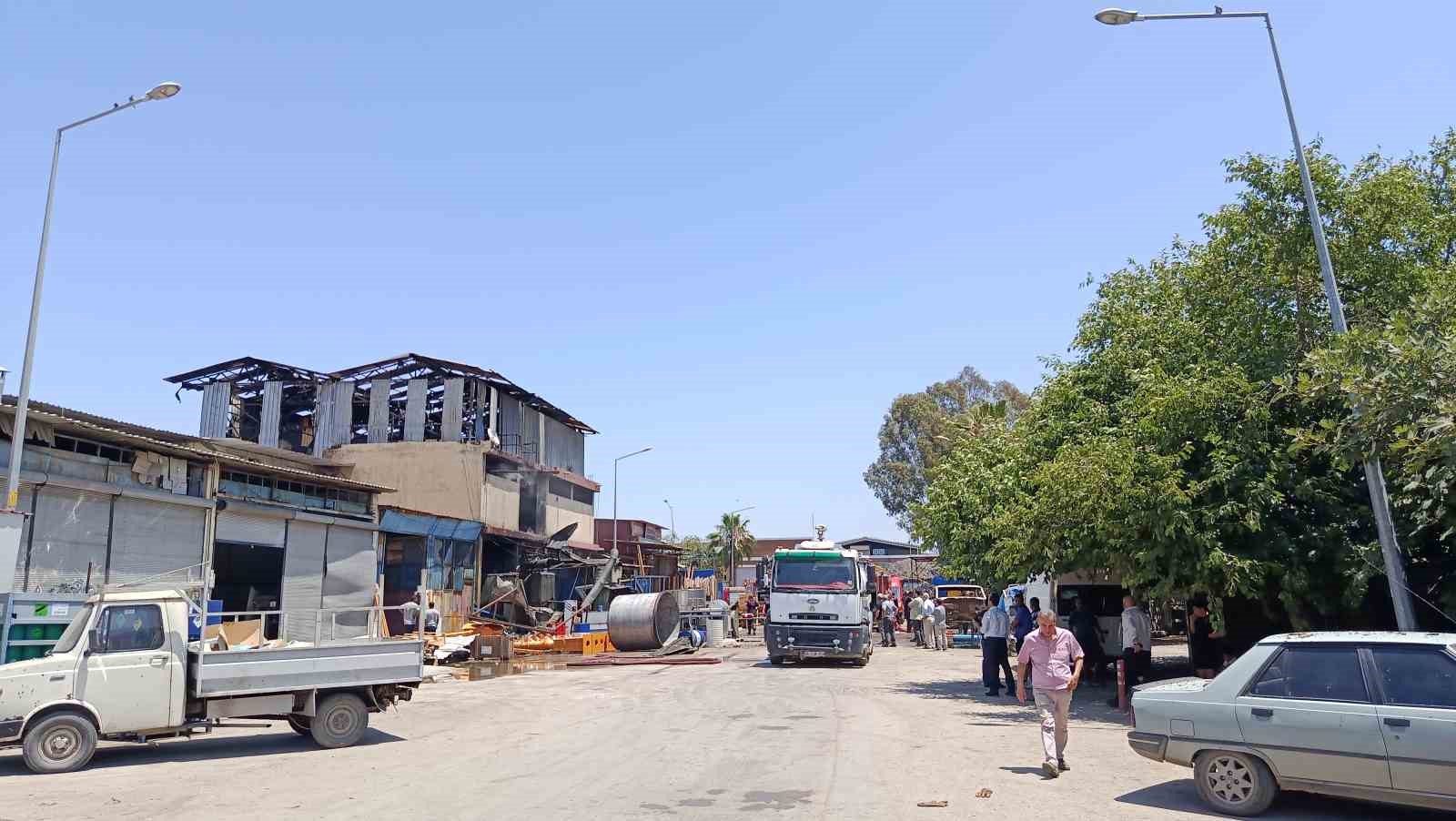 Adana’da iş yerinde tüp patladı: 3 yaralı
