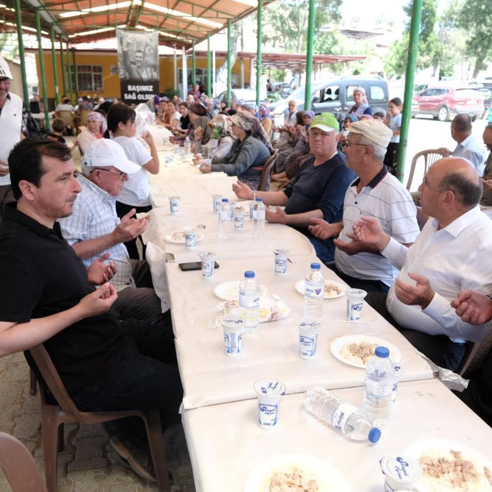 Çavuşlar Mahallesi gençlerinden Ferdi Zeyrek için mevlit yemeği
