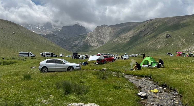 Niğde&rsquo;nin &rsquo;doğal cenneti&rsquo; Karag&ouml;l ve &Ccedil;ini G&ouml;l alarm veriyor
