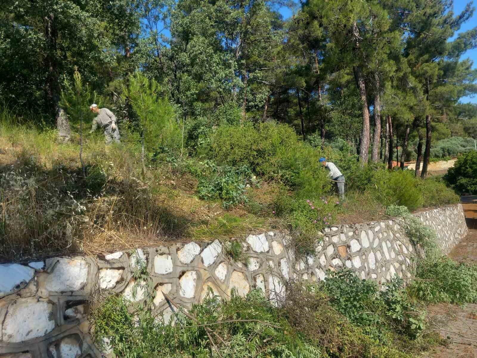 Karacasu Belediyesi’nden Dedebağ’da temizlik çalışması