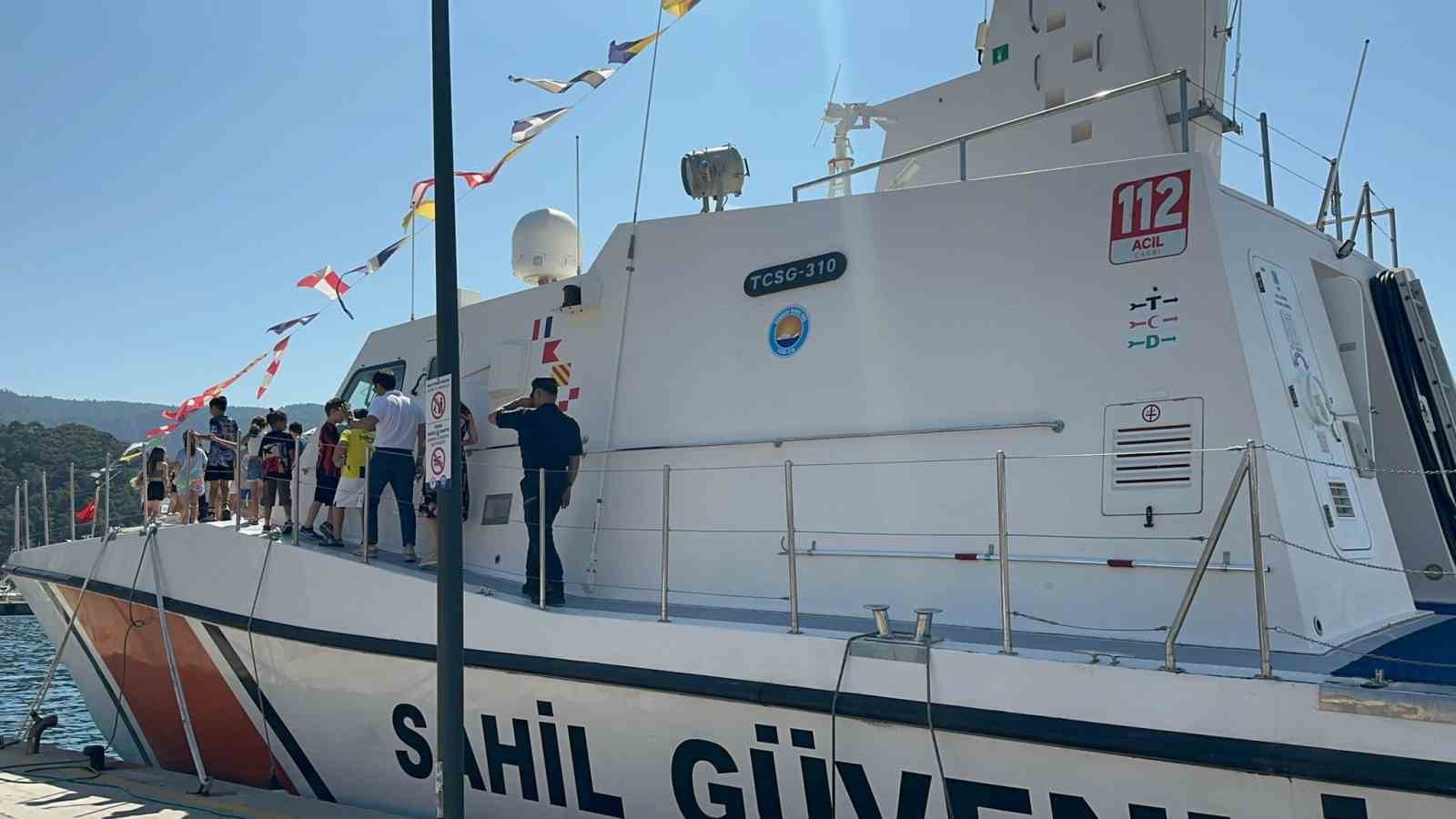 Sahil Güvenlik Botu Marmaris’te halkın ziyaretine açıldı