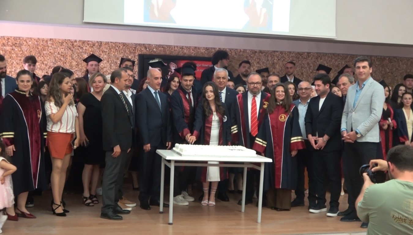 OMÜ Turizm Fakültesi ve MYO’da mezuniyet coşkusu