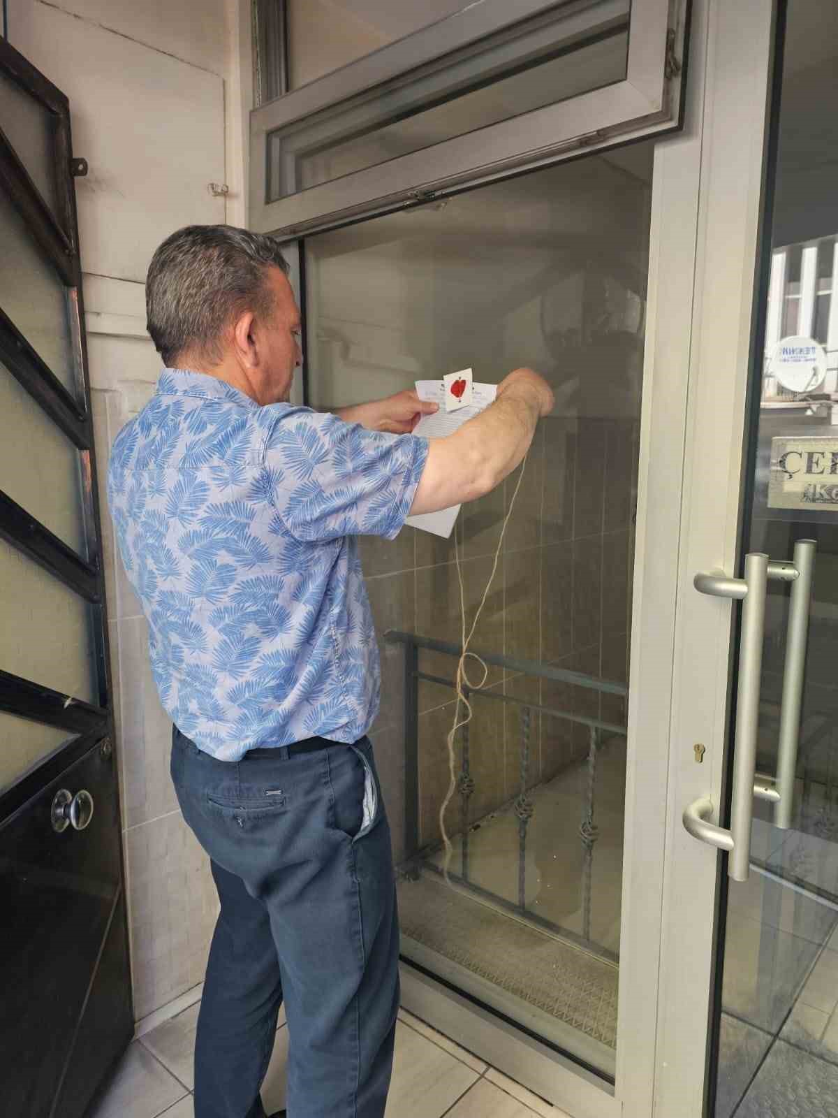 CHP&rsquo;li belediye gazete binasını m&uuml;h&uuml;rledi
