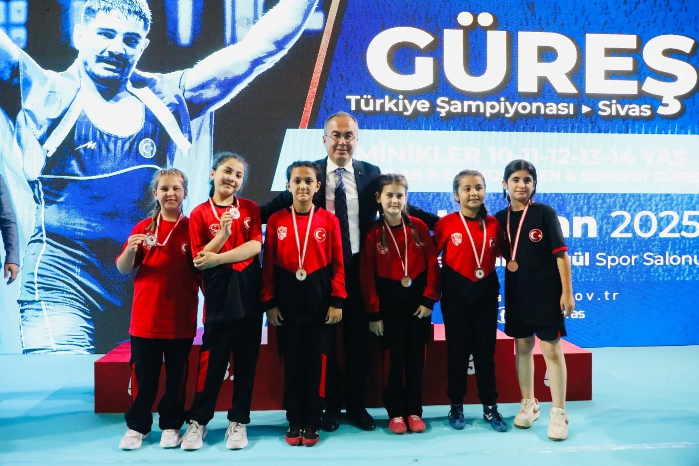 Minikler T&uuml;rkiye G&uuml;reş Şampiyonası sona erdi
