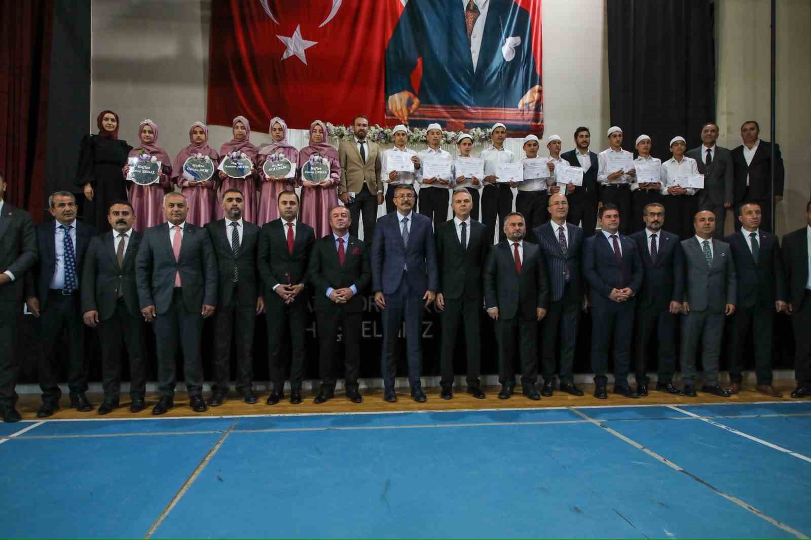 Hakkari&rsquo;de hafızlıkta bir ilk
