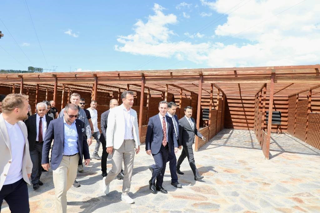 Bitlis Valisi Karakaya, 1071 Malazgirt Zaferi’nin kutlanacağı alanda incelemelerde bulundu