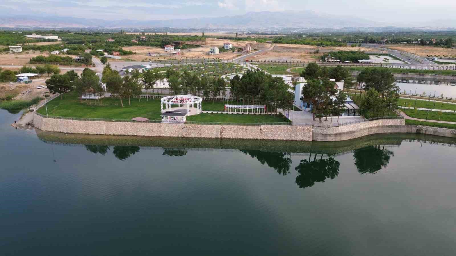 Kırkgöz Sahil Parkı’ndaki kır düğün salonu Malatya’da ilgi görüyor