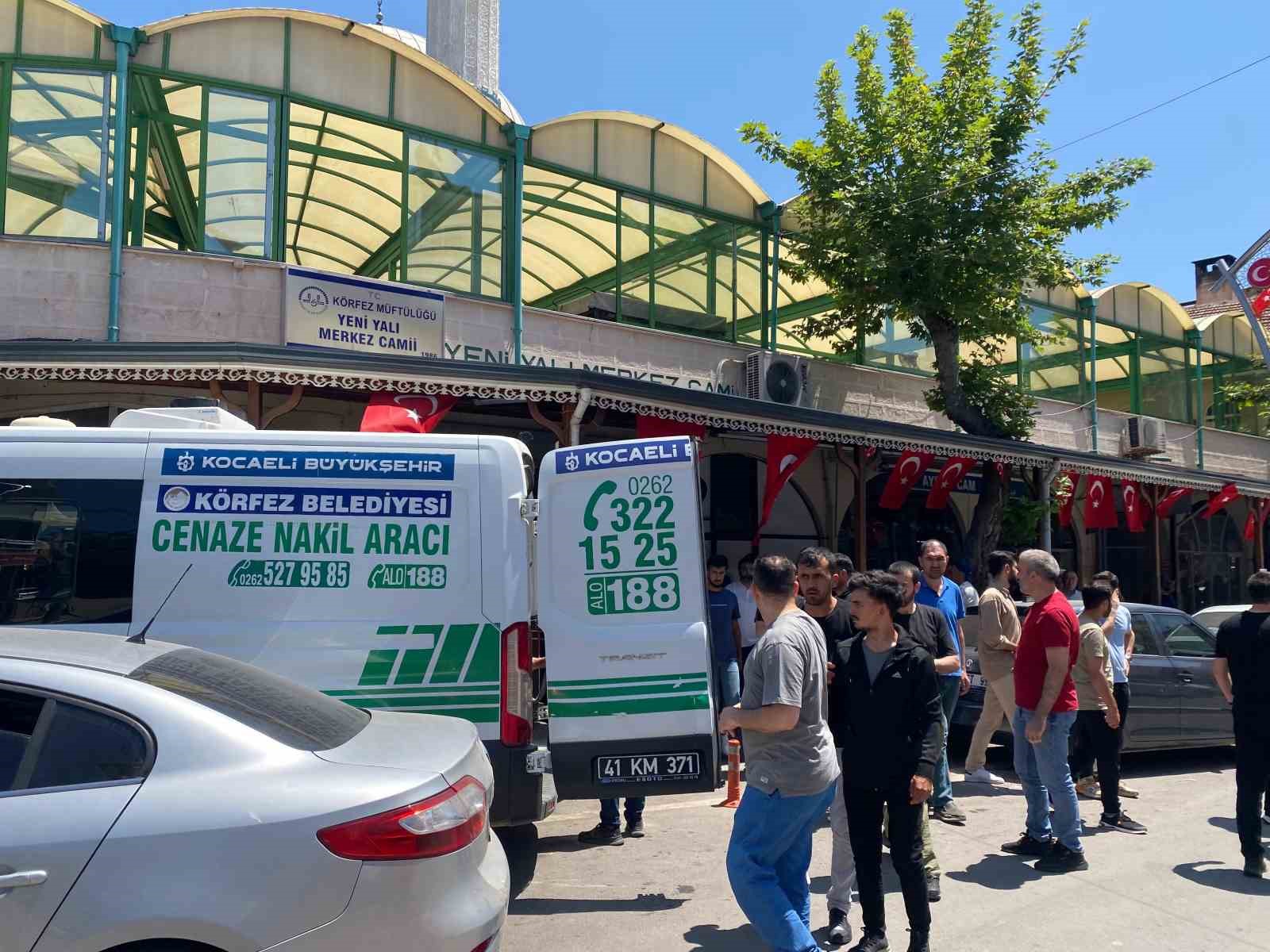 21 yaşındaki hastane çalışanı evinde ölü bulundu

