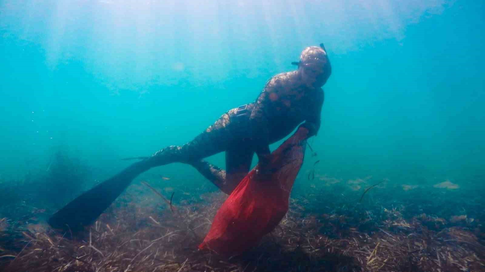 Deniz dibi temizliği Turgutreis’te devam etti