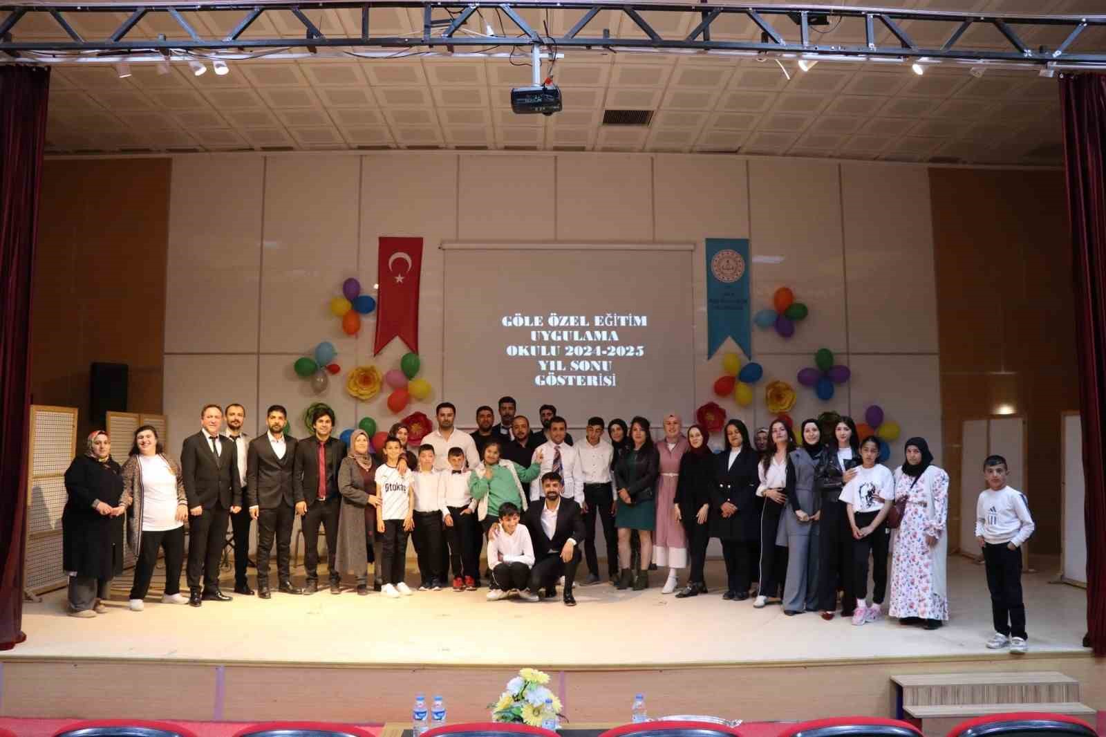 Özel Eğitim Uygulama Okulu öğrencilerinden muhteşem yılsonu gösterisi