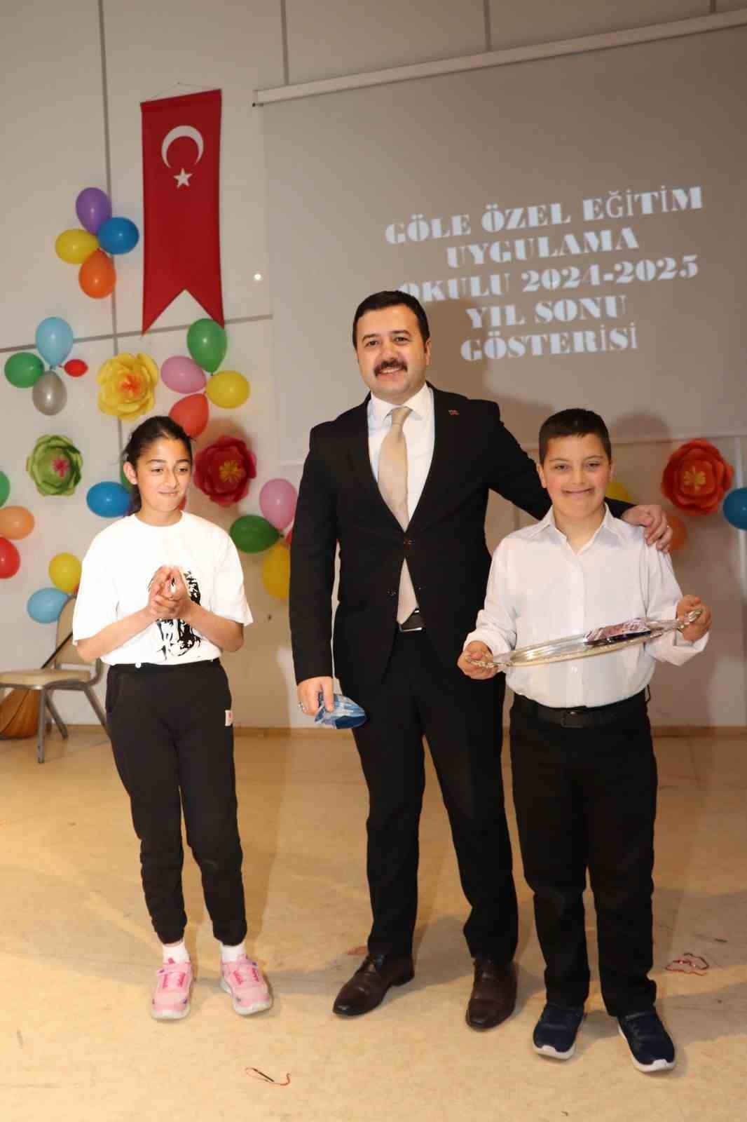 Özel Eğitim Uygulama Okulu öğrencilerinden muhteşem yılsonu gösterisi