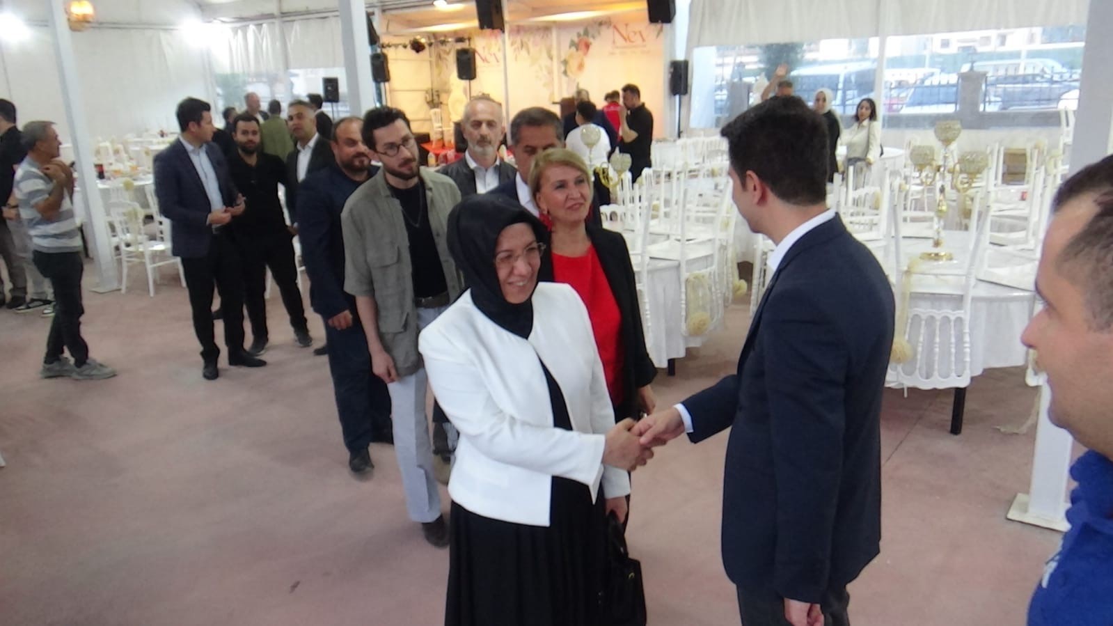 Mudurnu Kaymakamı veda yemeğinde g&ouml;z yaşlarına hakim olamadı
